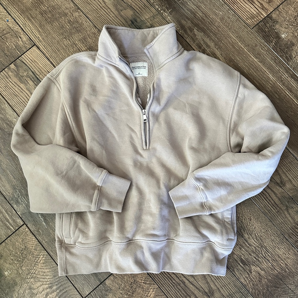 Abercrombie and Fitch Max Essentials